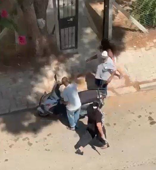 adanada anne cildirdi kizini ekmek bicagi ile dograyacakti mahalleli seferber oldu 0 6GYUklUP