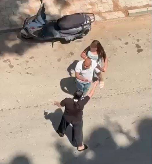 adanada anne cildirdi kizini ekmek bicagi ile dograyacakti mahalleli seferber oldu 3 h9LB4tfG