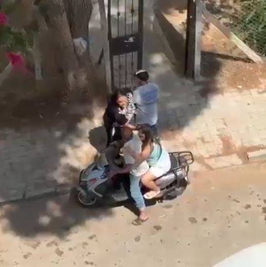 adanada anne cildirdi kizini ekmek bicagi ile dograyacakti mahalleli seferber oldu 4 dtPwLweH