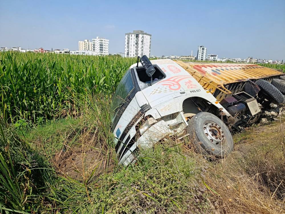 adanada tanker surucu dehseti yasatti kari koca yaralandi kamyon devrildi 4 GGejmZ3O