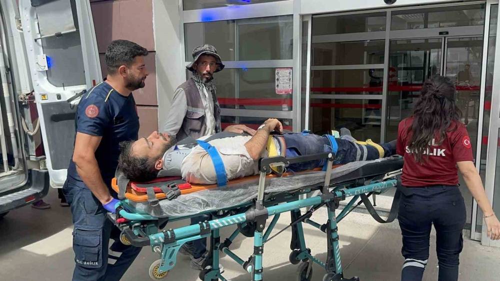 adiyamanda yuksekten dusen isci yaralandi 0 feenDeHc