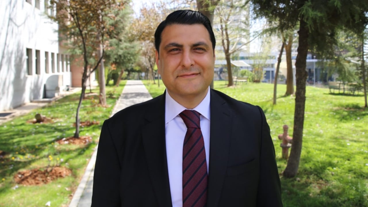 akpye gecen baskandan adrese teslim kadro chpden istifa etmisti 0 5ZnmmseM