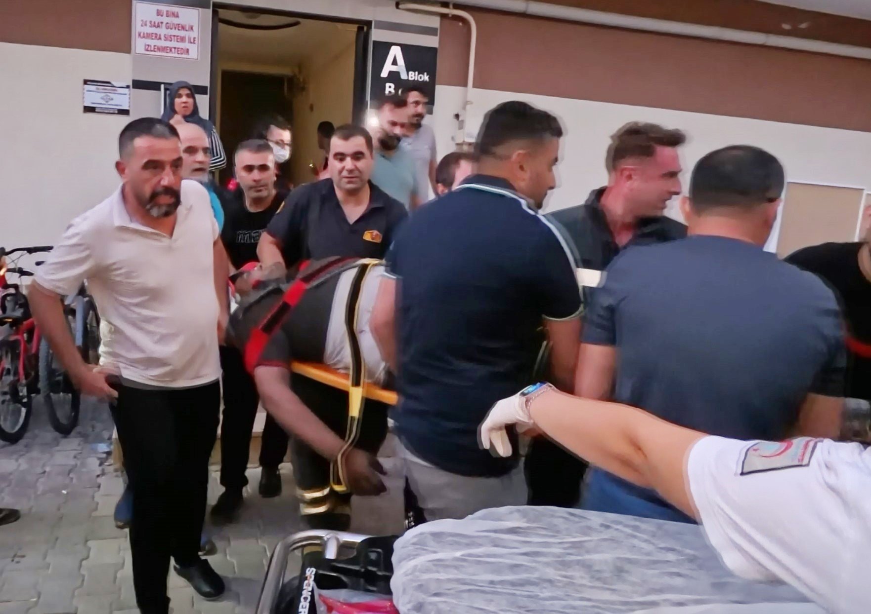 aksarayda asansor faciasi yaralilar var 0