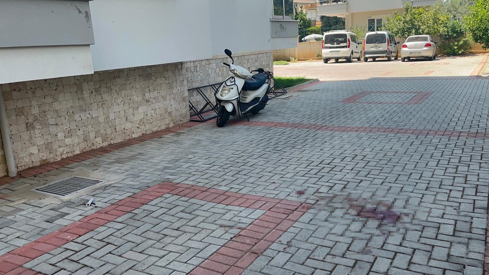 alanyada feci kaza klima montaji k busa dondu 2 MRmy4ghS