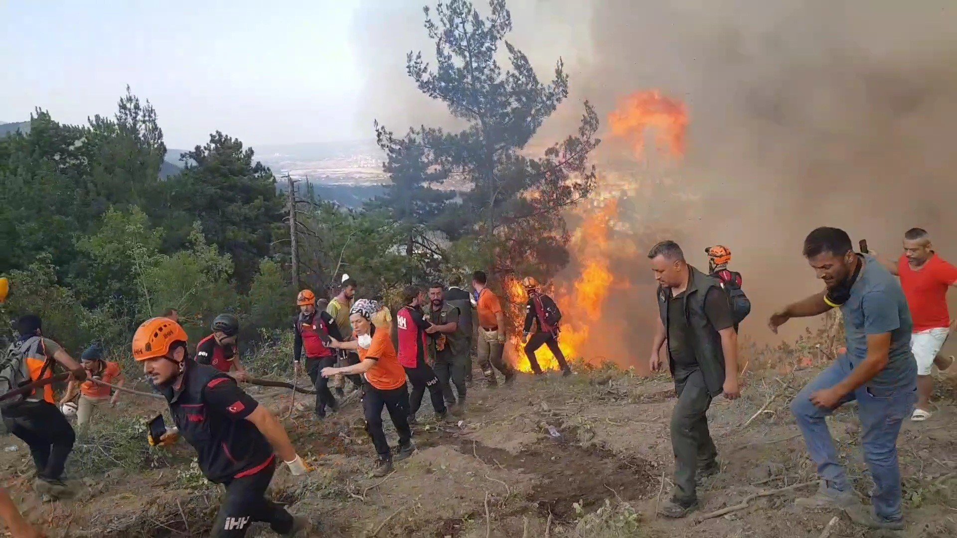 alevlerin arasindan kurtuldu ilk sozleri duygulandirdi 0
