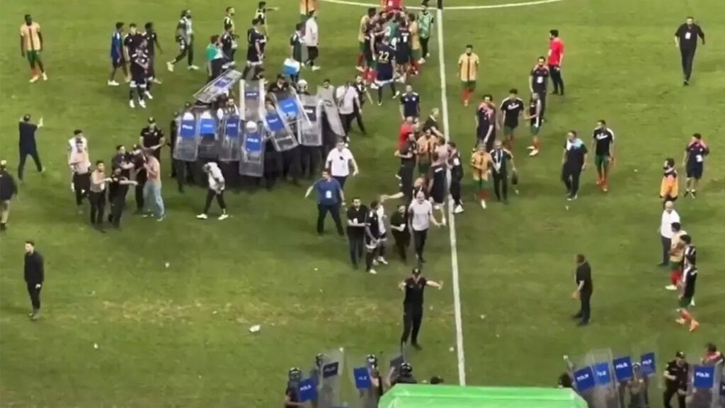 amedspor cezalari begenmedi siyasi aciklama yapti hMsinwhz
