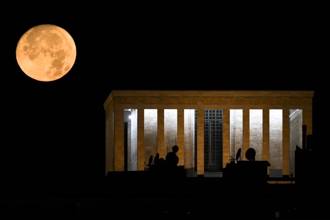 Anıtkabir'de büyüleyen görüntü 1 anitkabirde buyuleyen goruntu 0 FDvgkZFf