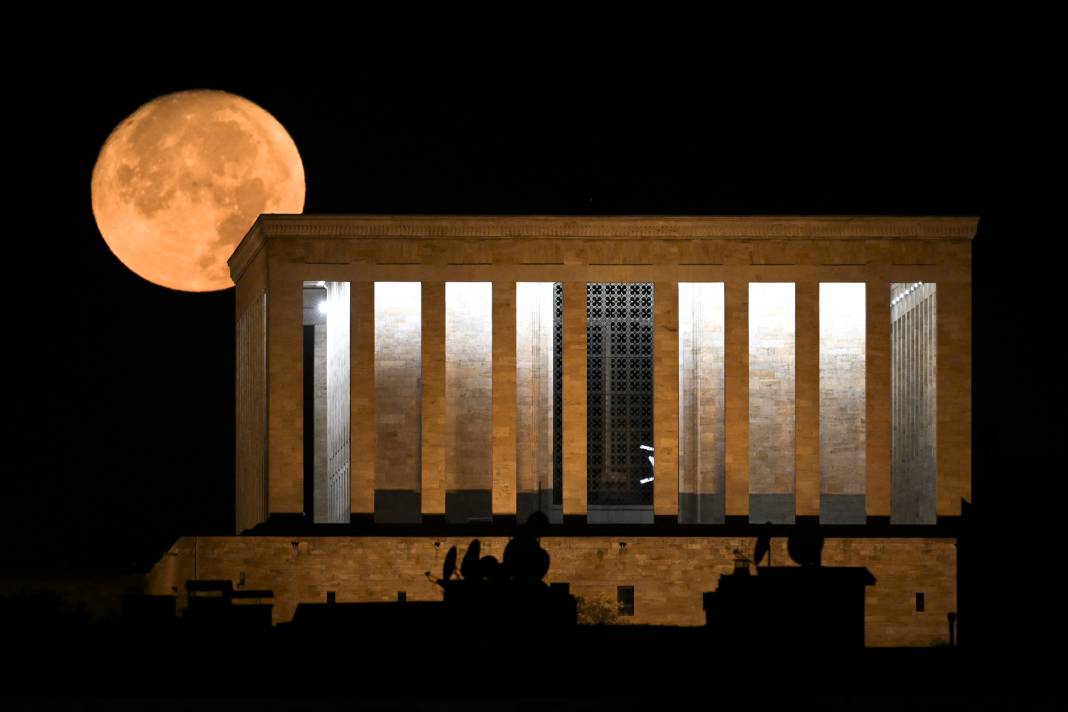 Anıtkabir'de büyüleyen görüntü 2 anitkabirde buyuleyen goruntu 1