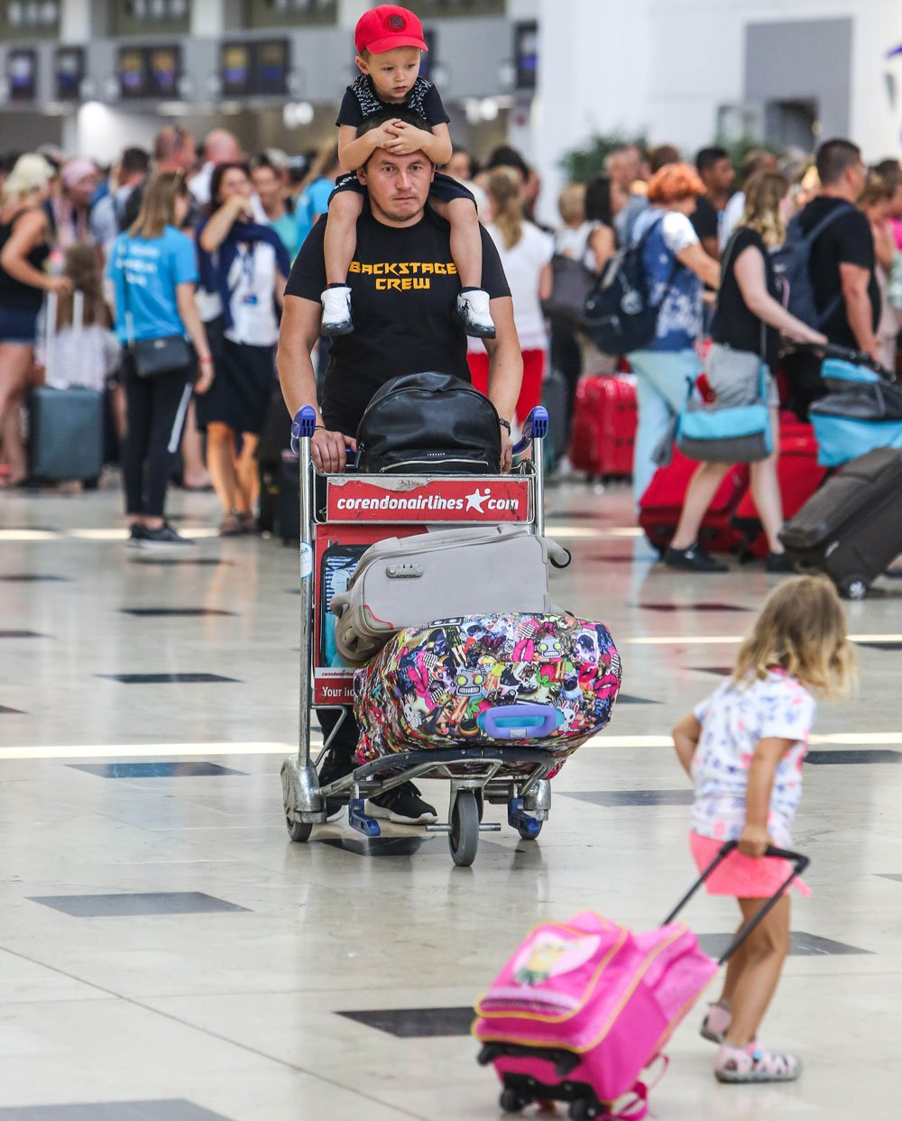 antalya havalimaninda ucak ve yolcu trafigi rekoru 1 8Rv4fSYF