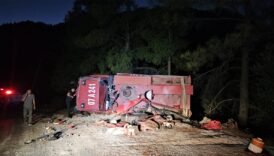 antalyada yangin sondurme araci devrildi 2 yarali gnWQcFKR