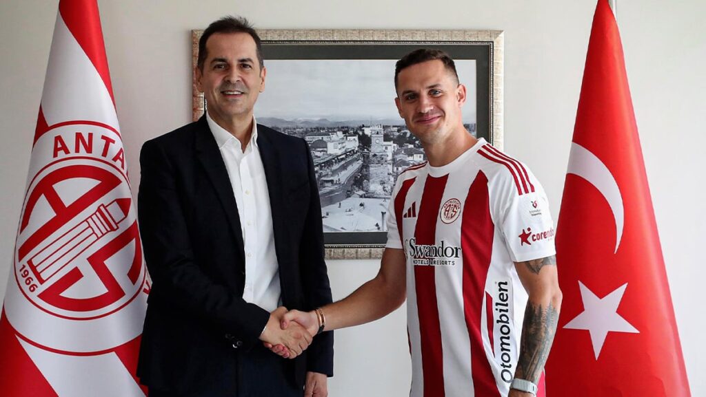 antalyaspor eski yildizini geri getirdi 7ukMNk7c