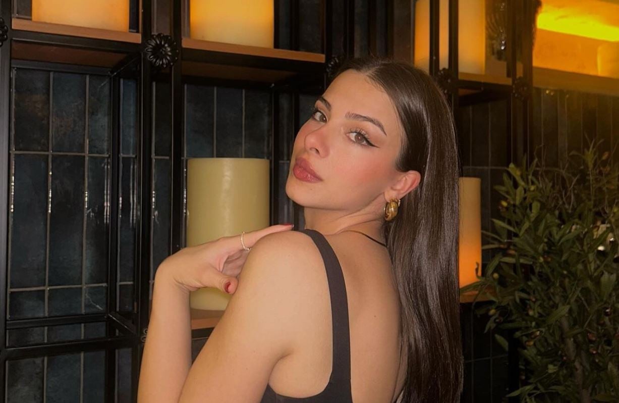 arka sokaklarin sulesi ecem oz askiyla tatilde dubalarda romantik anlar 6 R6NjU54d