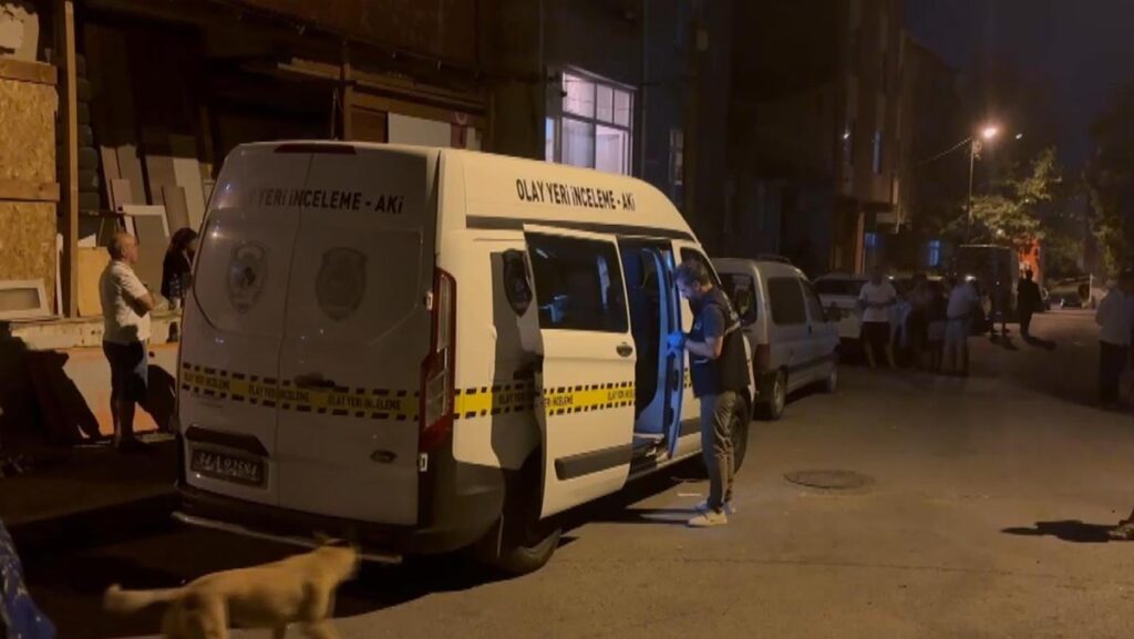 atasehirde kotu koku alarmi evde cansiz beden bulundu rFu8ETK5