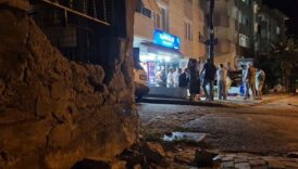 avcilarda alkollu surucu tekel bayisine daldi 1ImLRJy3