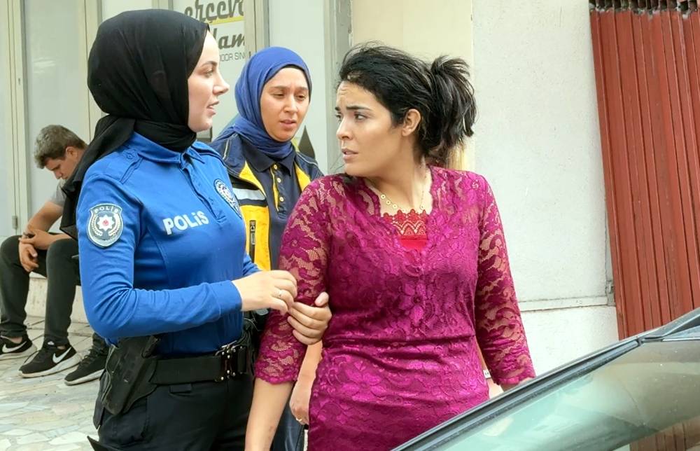 avcilarda polis ve itfaiye alarma gecti intihar sandilar gercek farkli cikti 0 64HCNYvY