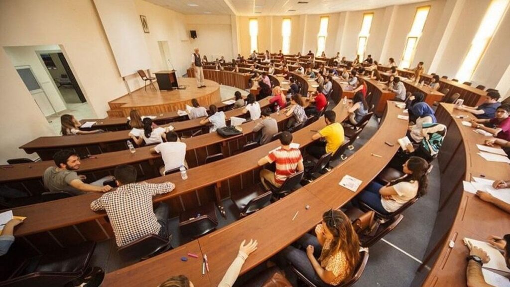 avukat olmadan ilk davasini kazandi 836 kisiyi universiteli yapti BtB3xyUw