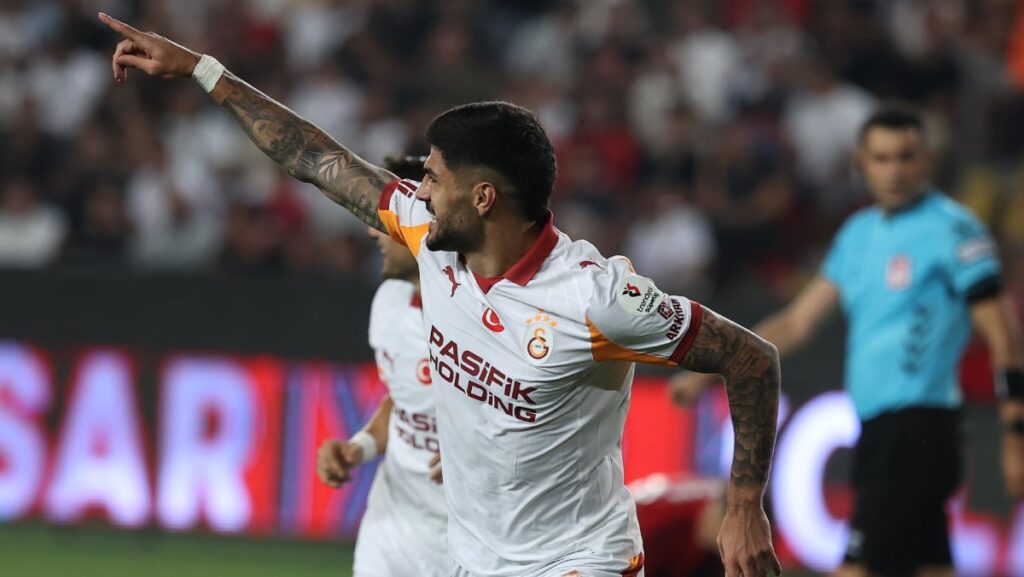 az atti oz atti galatasarayin 4000 gururu 1SnhX8UW