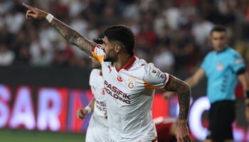 az atti oz atti galatasarayin 4000 gururu 1SnhX8UW