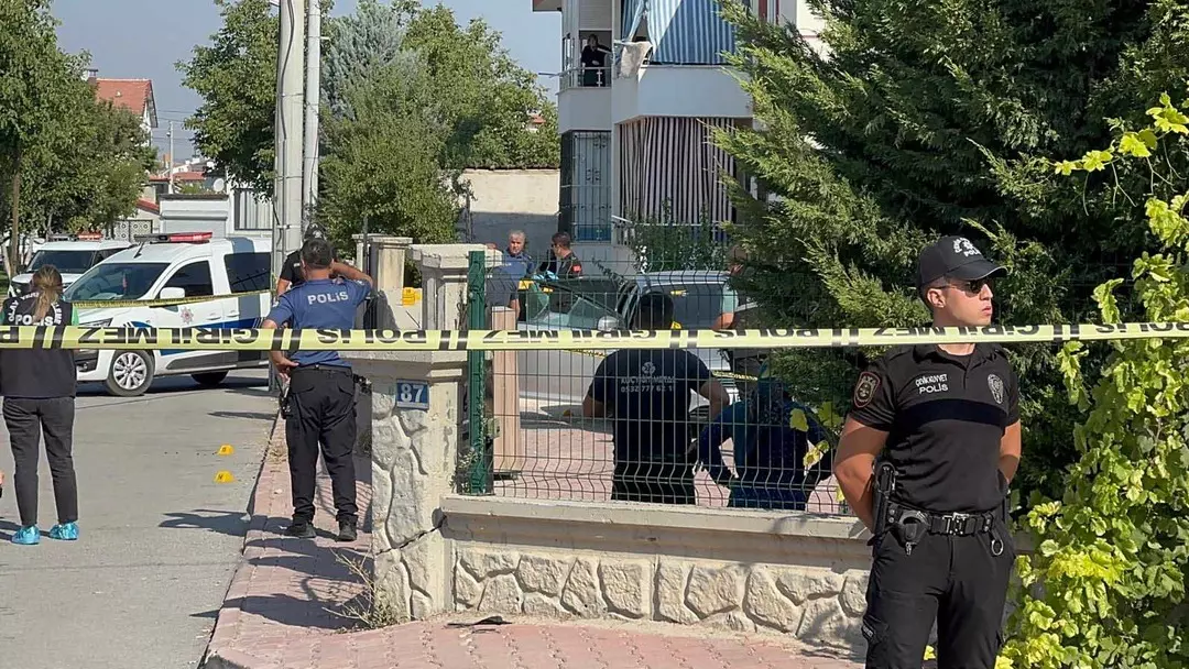baba ile 11 yasindaki ogluna bahcede suikast araclarina binince silahlar pes pese ateslendi 0 zLmpmPFb