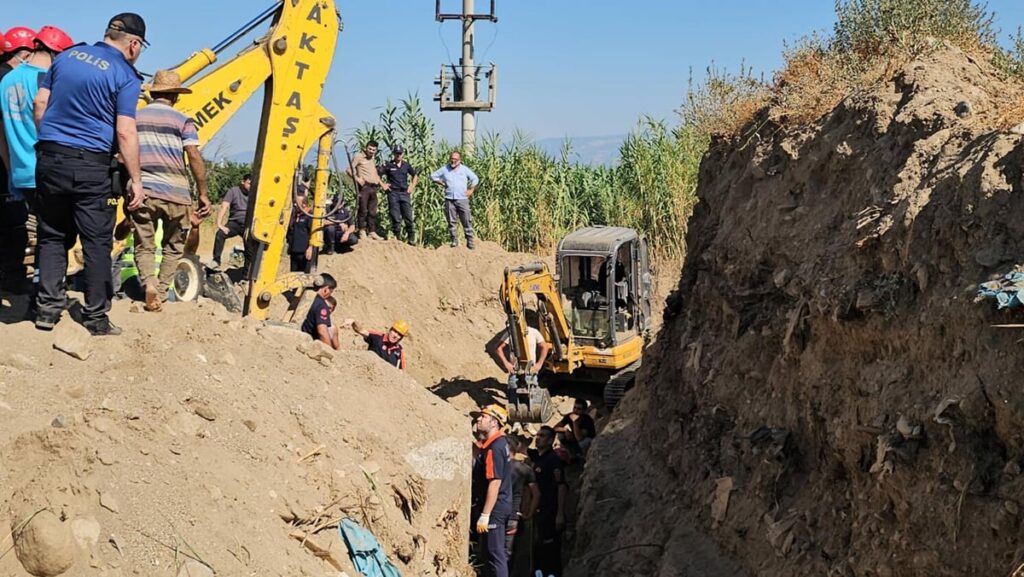 babasinin gozu onunde oldu yurekleri dagladi 3rhfyiVT