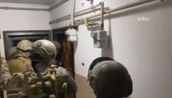 bakan yerlikaya duyurdu esenyurtta buyuk operasyon supheliler yakalandi ZjvUQ5L4