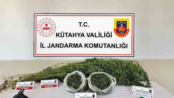 bakan yerlikayadan bir operasyon aciklamasi daha 4 supheli yakalandi 6 IDMIVV8s