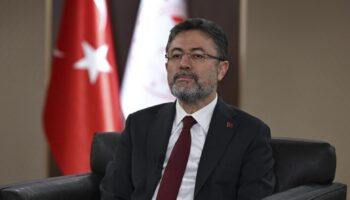 bakan yumaklidan yangin aciklamasi CE8dV3Bc