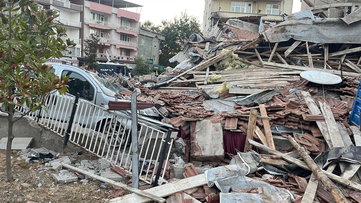 balikesir depremi sonrasi kopru ve otoyollarda durum 0 HtmkB1pU