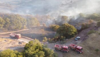 balikesirdeki orman yangini kontrol altina alindi 3YBOSggQ