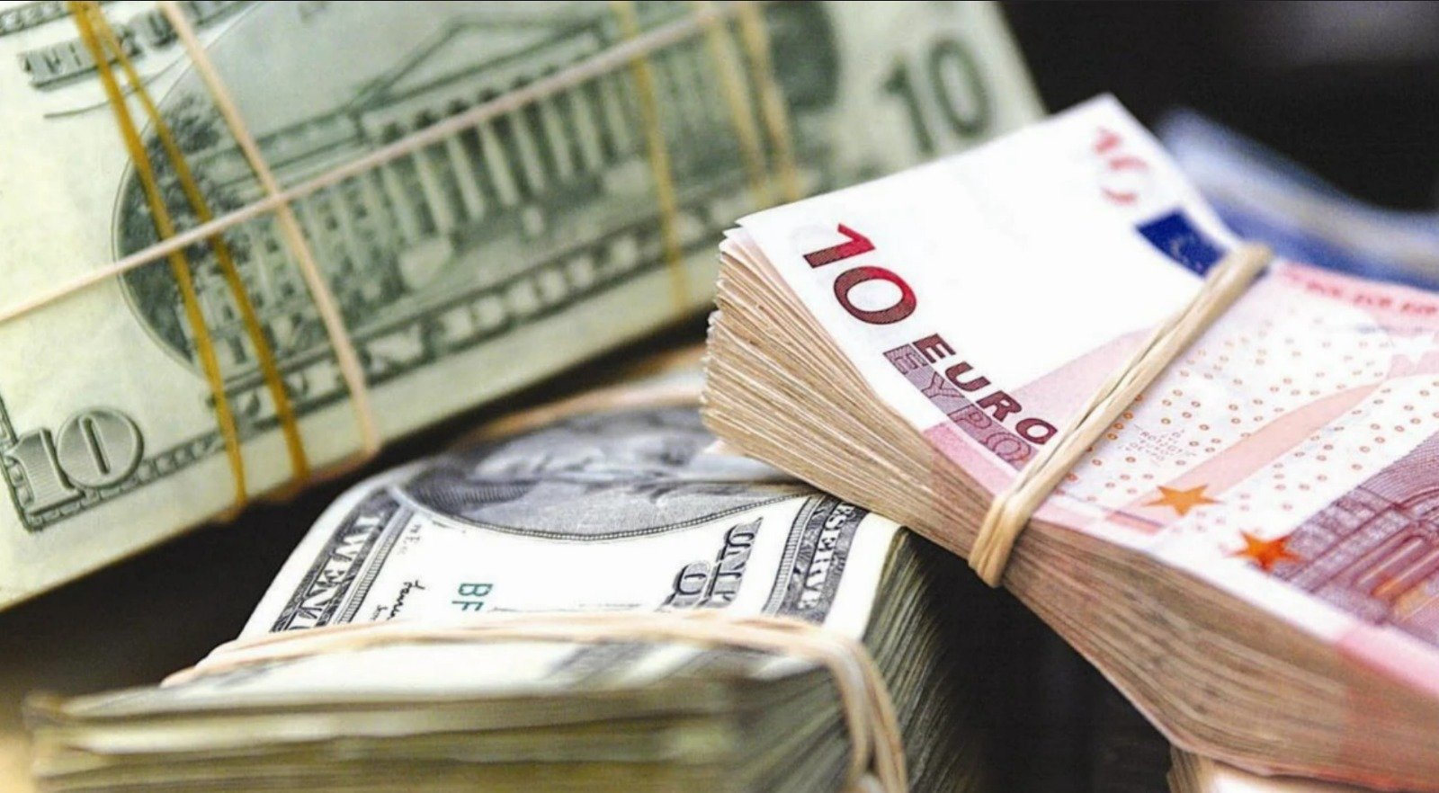 bankacilik devinden carpici dolar tahmini 0