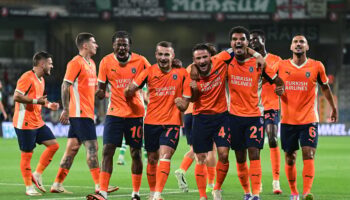 basaksehirde gol yagmuru avrupada gule oynaya turladi OE3UktBt