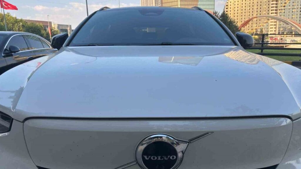 bayiden alinan volvo marka sifir elektrikli arac kusurlu cikti pOSc8ywb