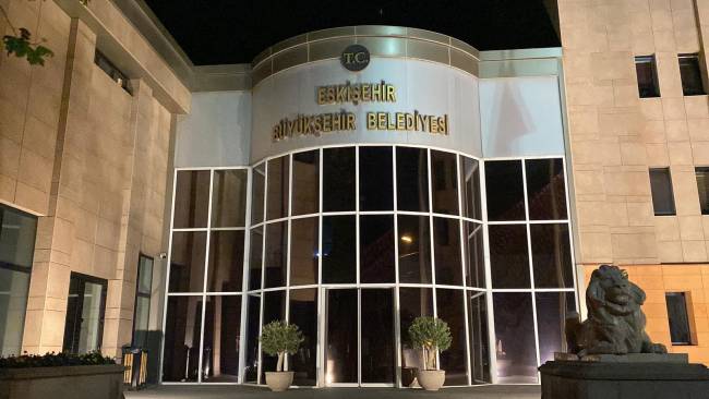 belediye binasinda yangin panigi dumanlar binayi sardi 2 audcu1ww
