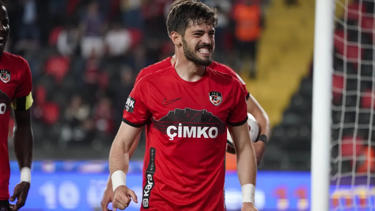 besiktas stoperini super ligde buldu 1 8LKFOvKF