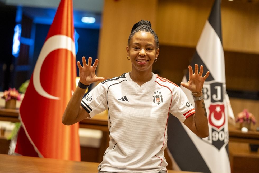 besiktastan imza sov 6 transferi ayni anda acikladilar 1 epyBMp98