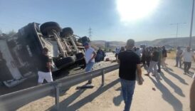 beton mikseri otomobilin uzerine devrildi 6 yarali 4p3YieMx