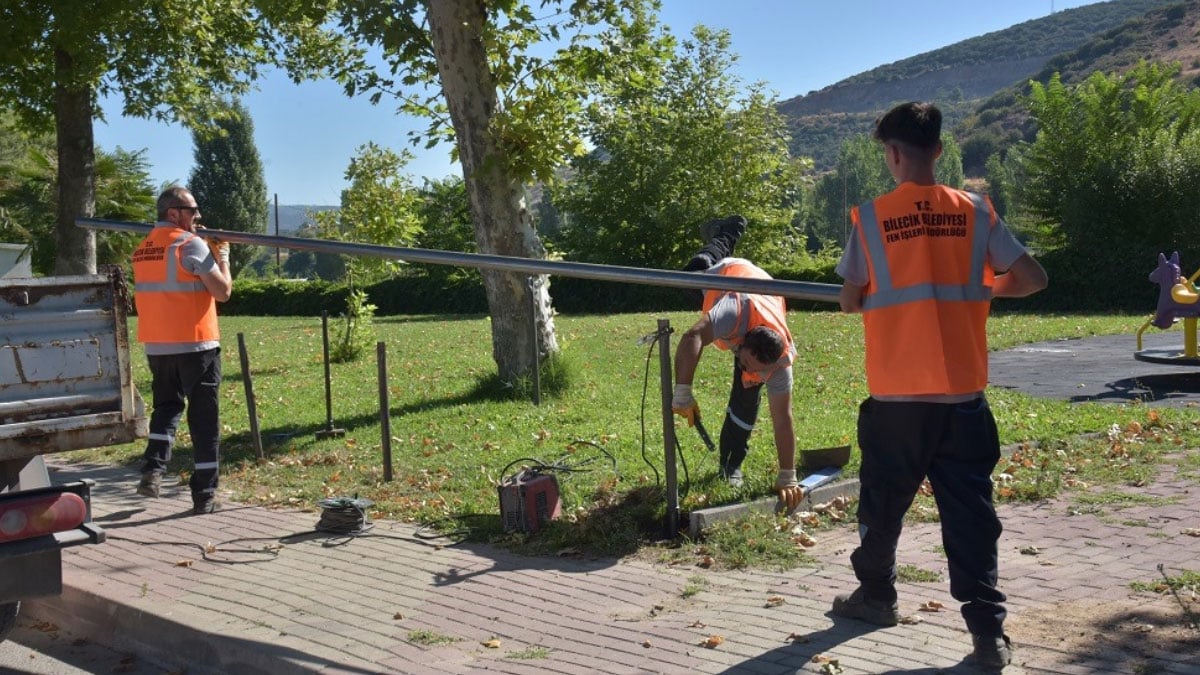 bilecik belediyesi fen isleri mudurlugu ekipleri sahadaki calismalarini surduruyor 0 7ZP6Hevt