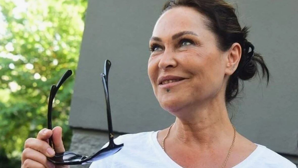 bu kiz cocugu kim 61 yasindaki efsane sanatci sizi sasirtacak 22 KkIUhe4v