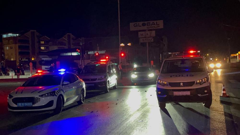 bursada gece yarisi facia iki kardes aracta sikisti 6 QzERfZD5