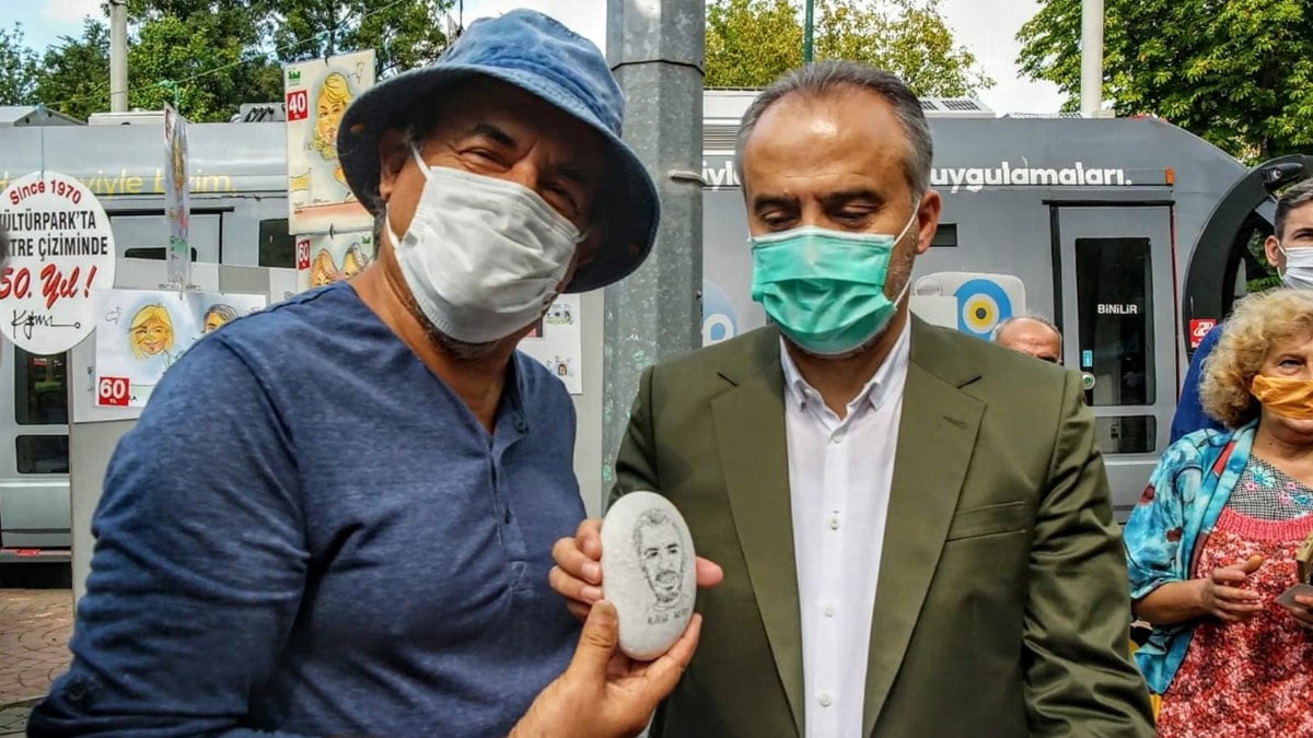 bursada ilginc durum ayni agacin altinda 55 yildir devam ediyor 1 QKTOhf1Z