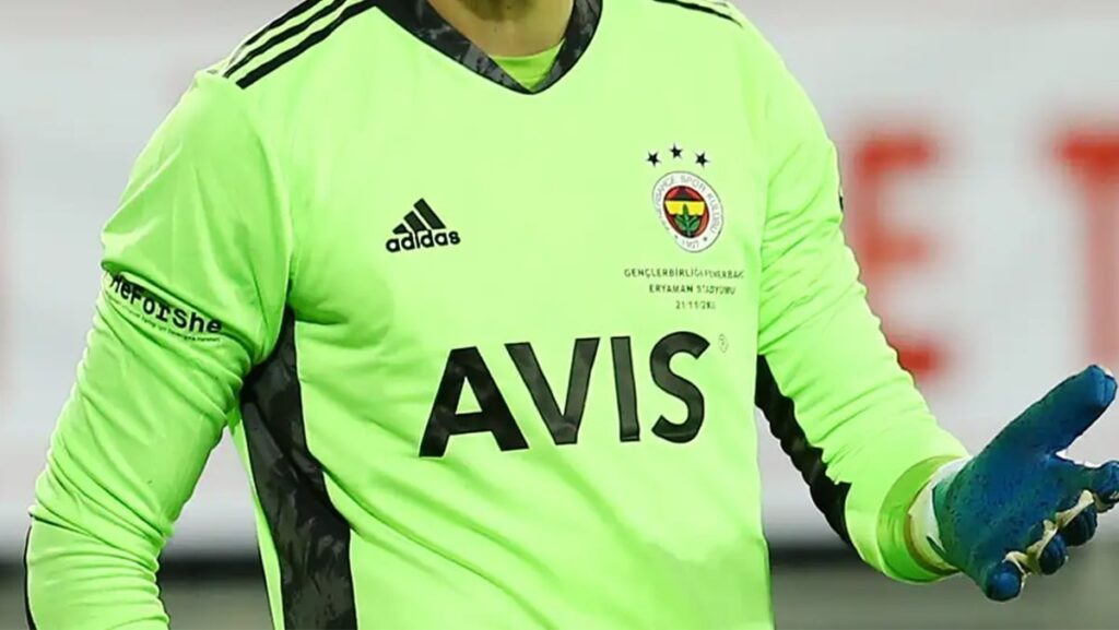buyuk surpriz eski fenerbahceli besiktas yolunda Tzvj1cmV