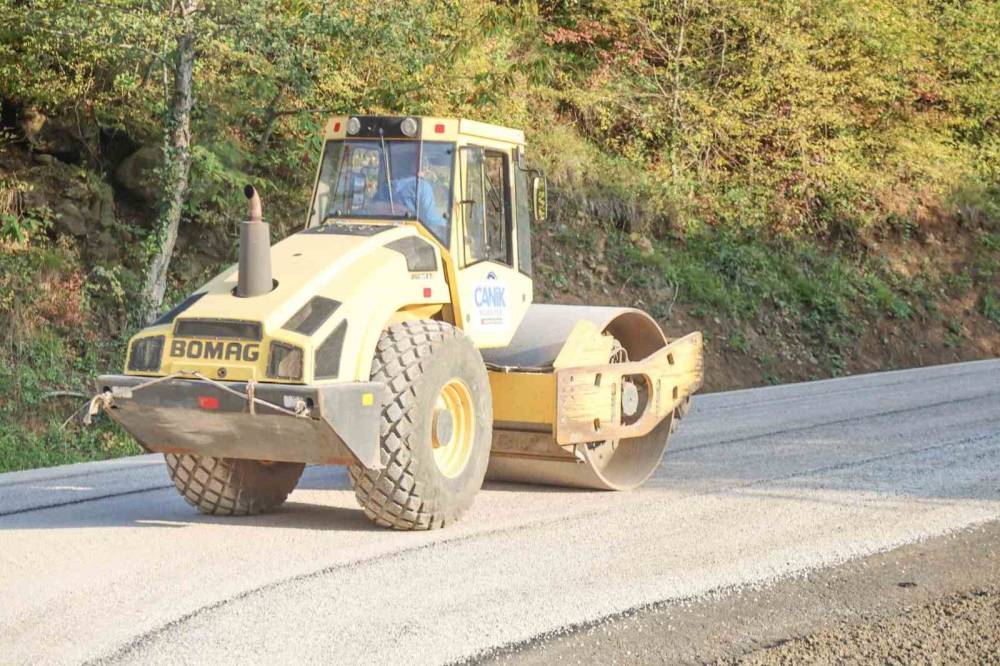 canikte 52 mahallede yol calismasi suruyor 0 2IzuIYcY