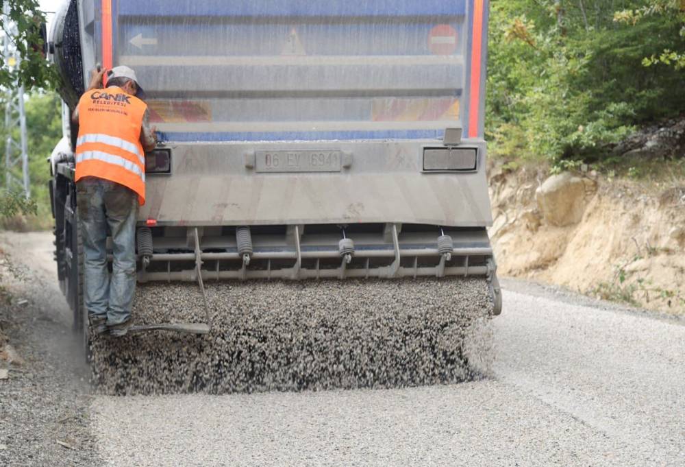canikte 52 mahallede yol calismasi suruyor 1 FiXCspfq