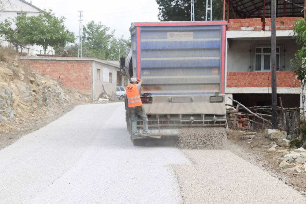 canikte 52 mahallede yol calismasi suruyor 2