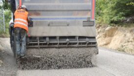 canikte 52 mahallede yol calismasi suruyor qlxGTVw2