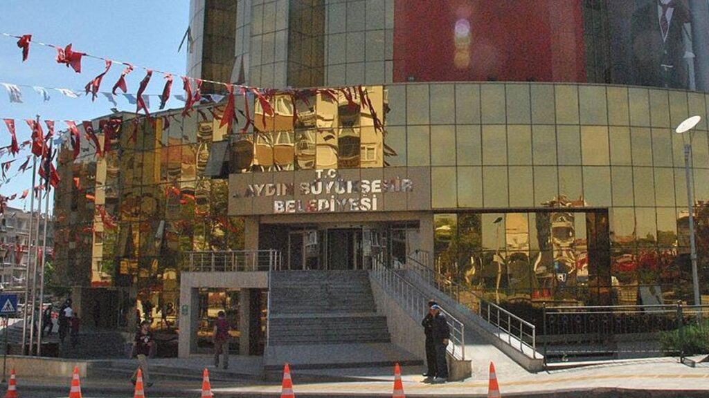 cerciogluna buyuk sok pes pese istifa ettiler VUafY3sM