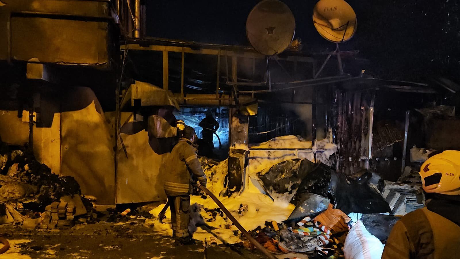 corap uretim atolyesi alevlere teslim oldu 0