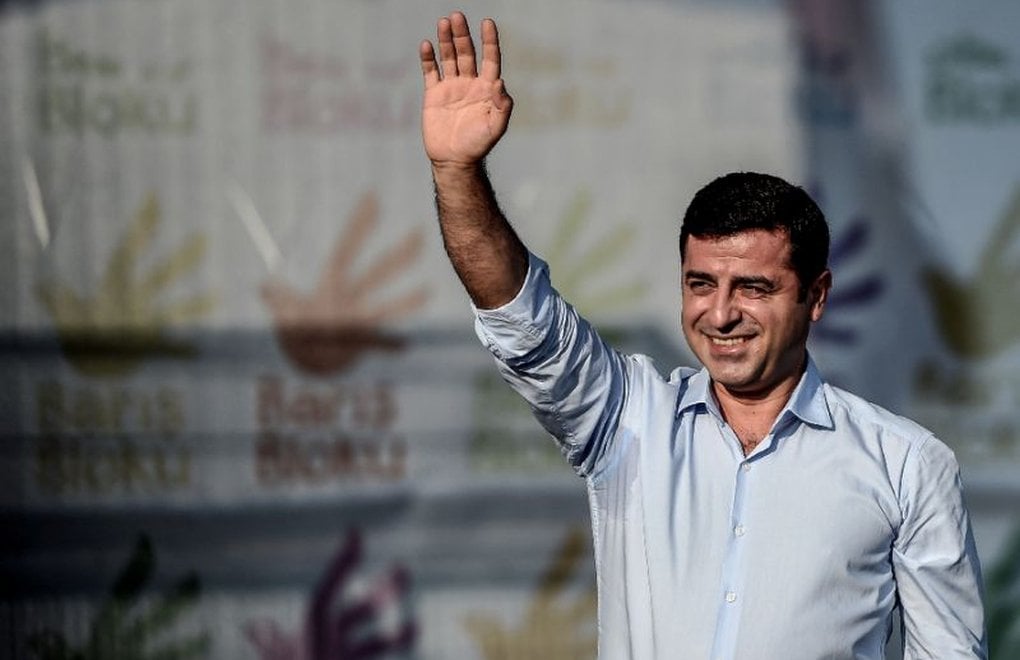 cumlesindeki ince mesaj dikkat cekti tahliye edilecegi iddia ediliyordu sessizligini bozdu 0 UqWl7F2L