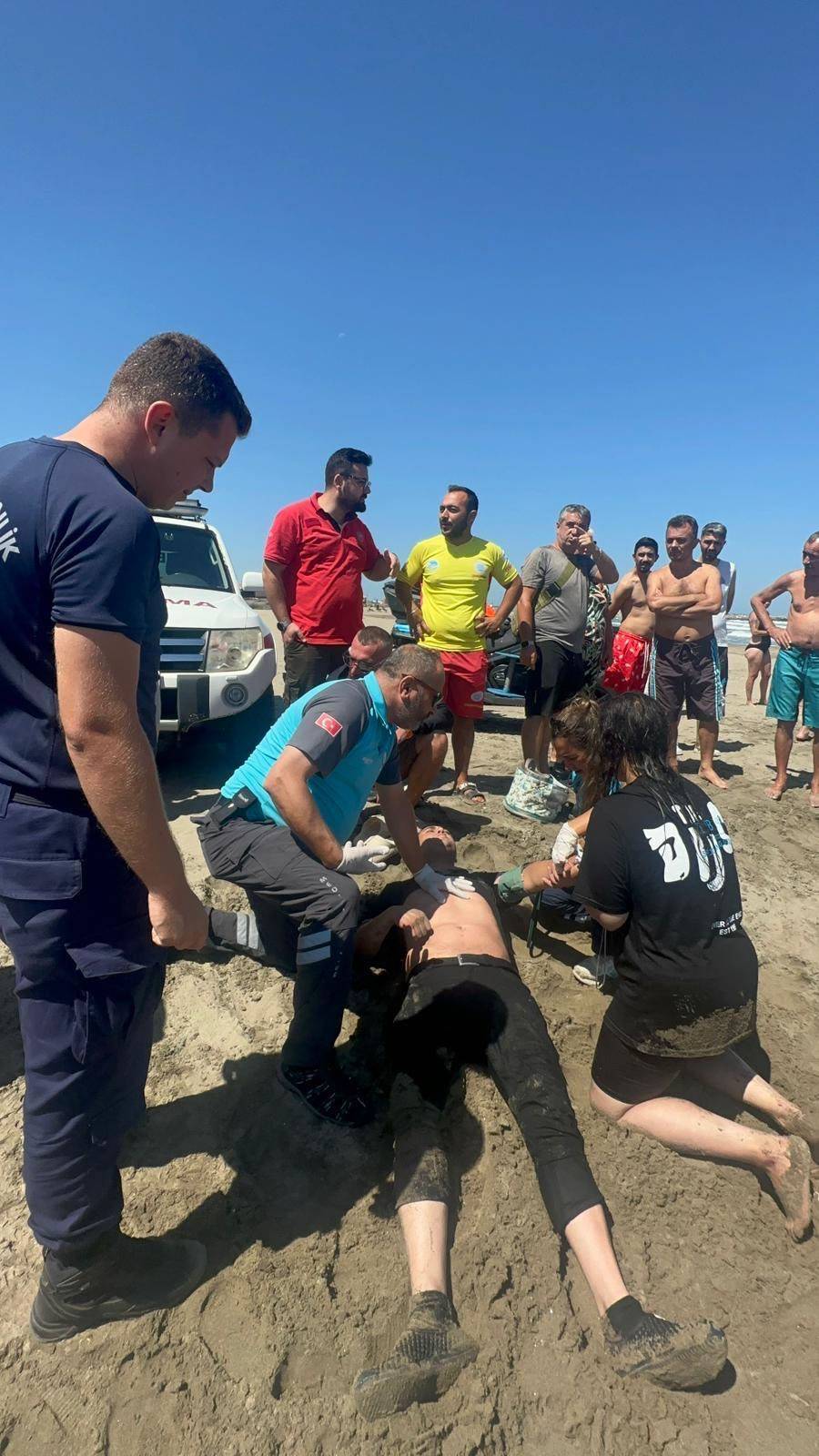 dalgalar botu devirdi denizde can pazari 2 BSvm7dLV