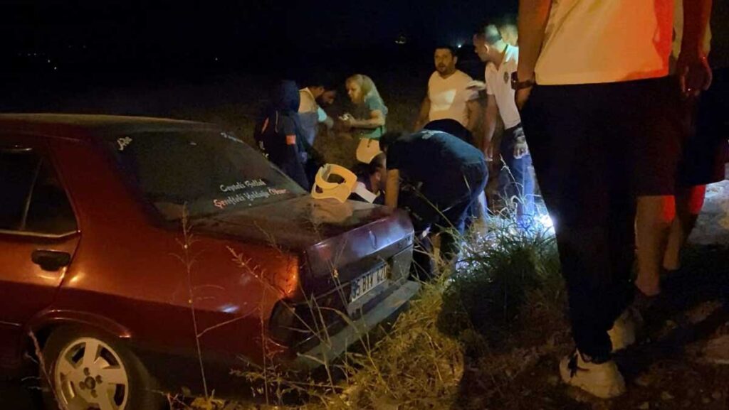 damadinin araciyla kacan adam tarlaya uctu aEajAxwS